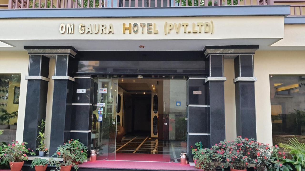 Om Gaura Hotel Pokhara Exterior photo