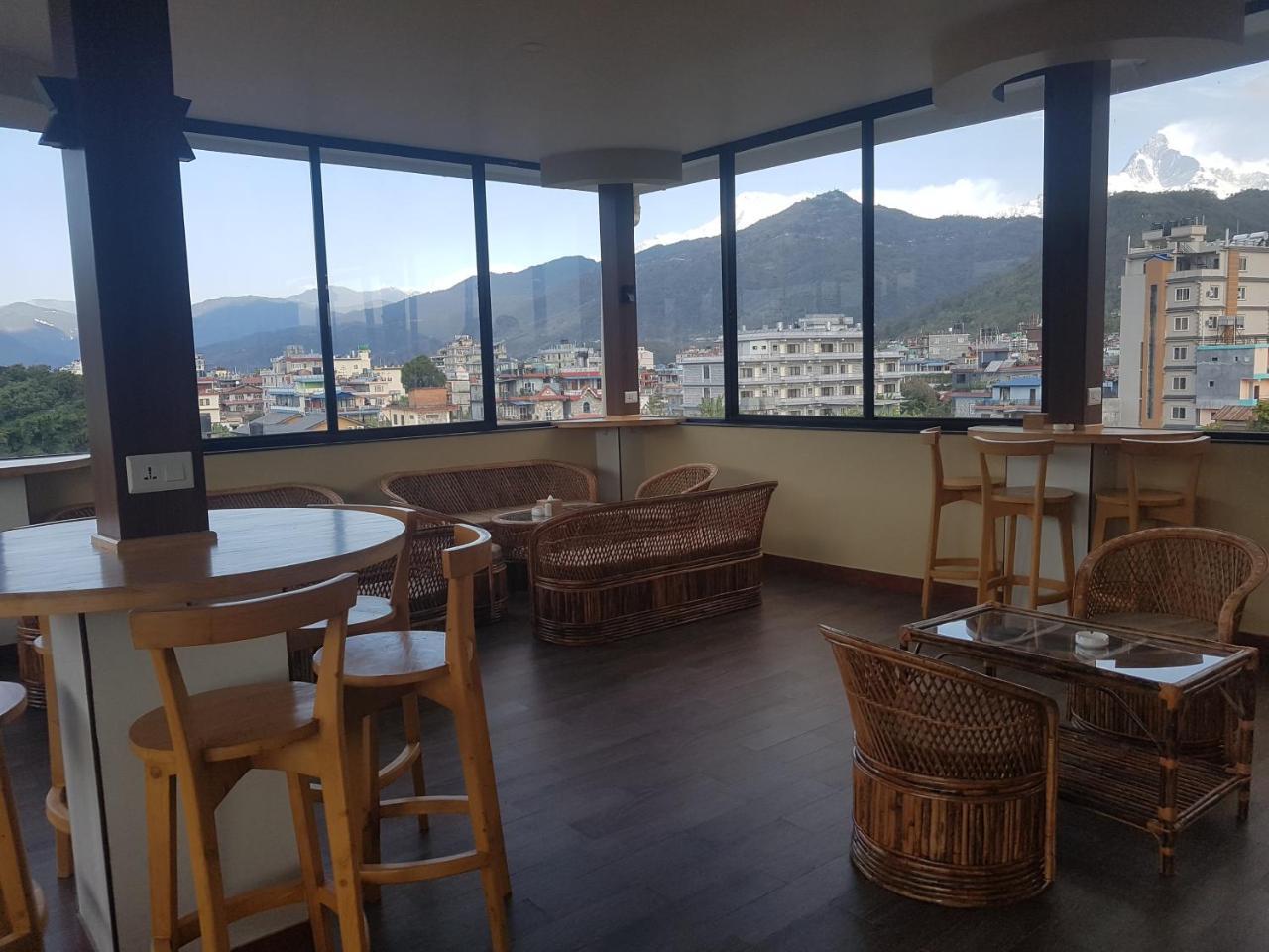 Om Gaura Hotel Pokhara Exterior photo