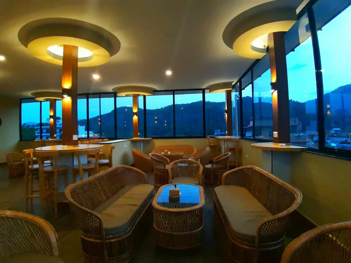 Om Gaura Hotel Pokhara Exterior photo